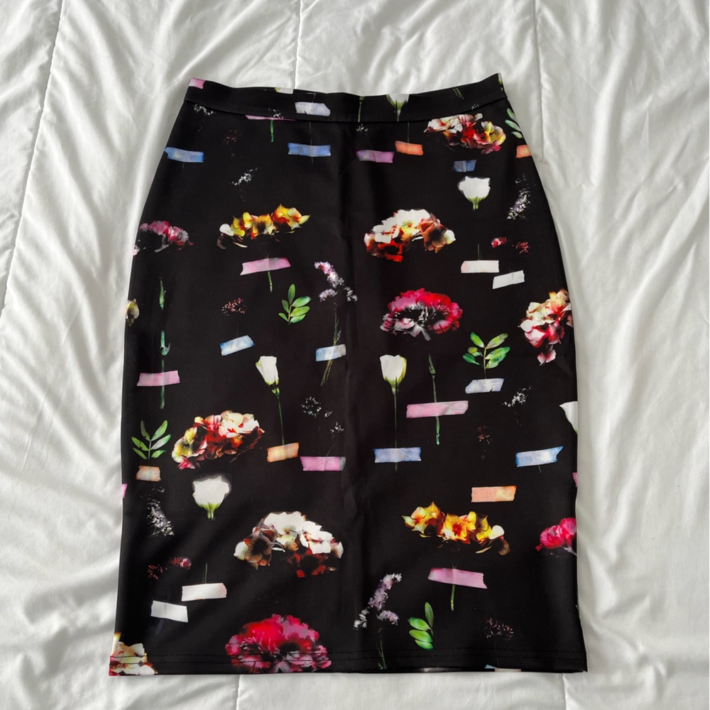 NWOT Flower Print Pencil Skirt